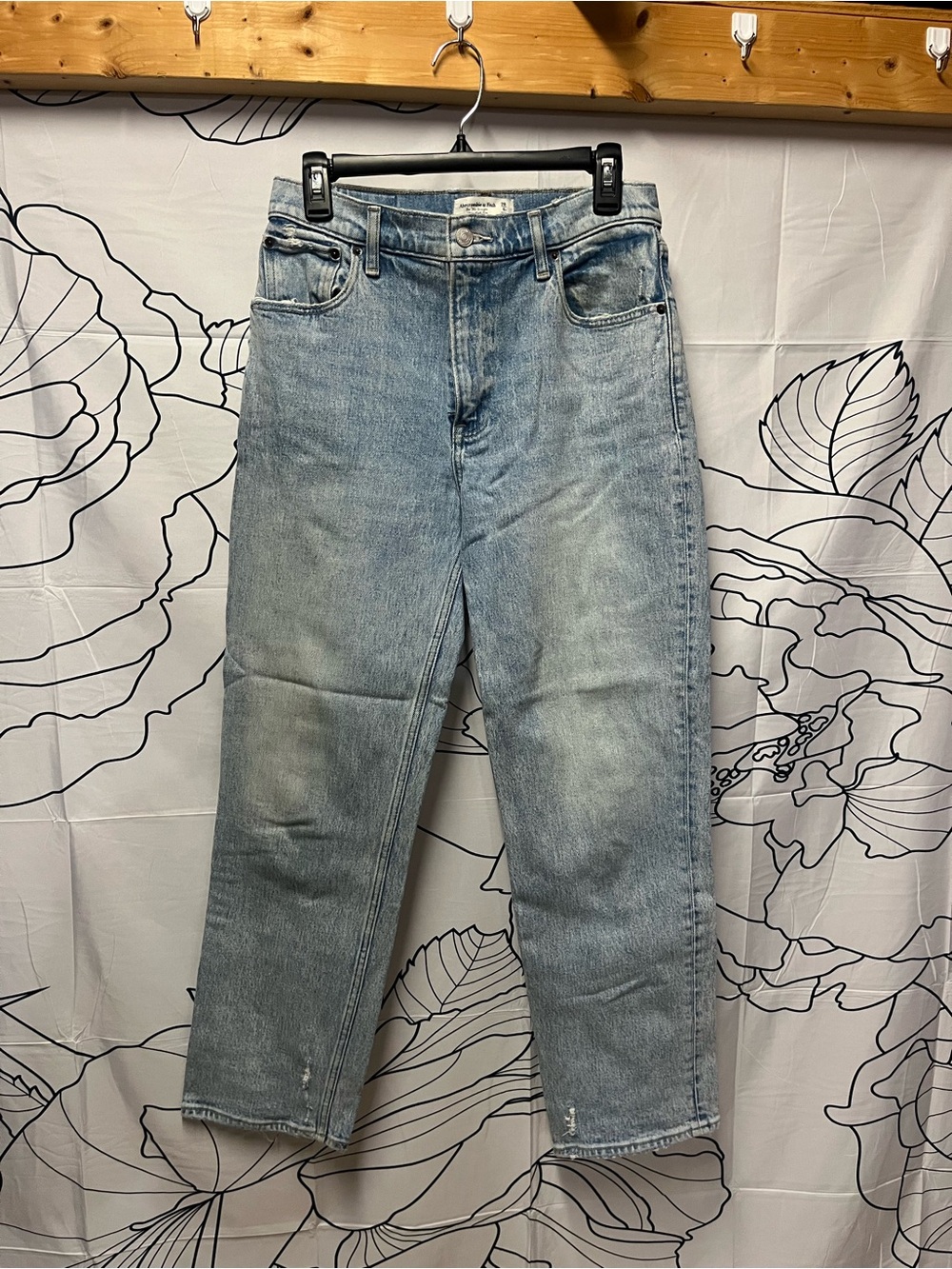 Abercrombie & Fitch 90s Ultra High Rise Straight Leg (400) - Picture 2 of 8